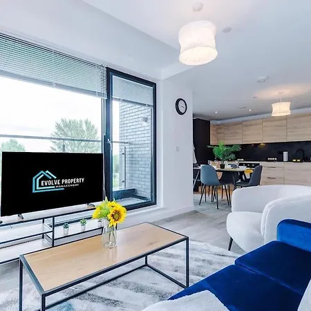 Sleeps 6, Stylish 2 Bedroom Apartment In Old Trafford, Balcony, Smart Tvs, Long Term Disc Manchester Exterior photo